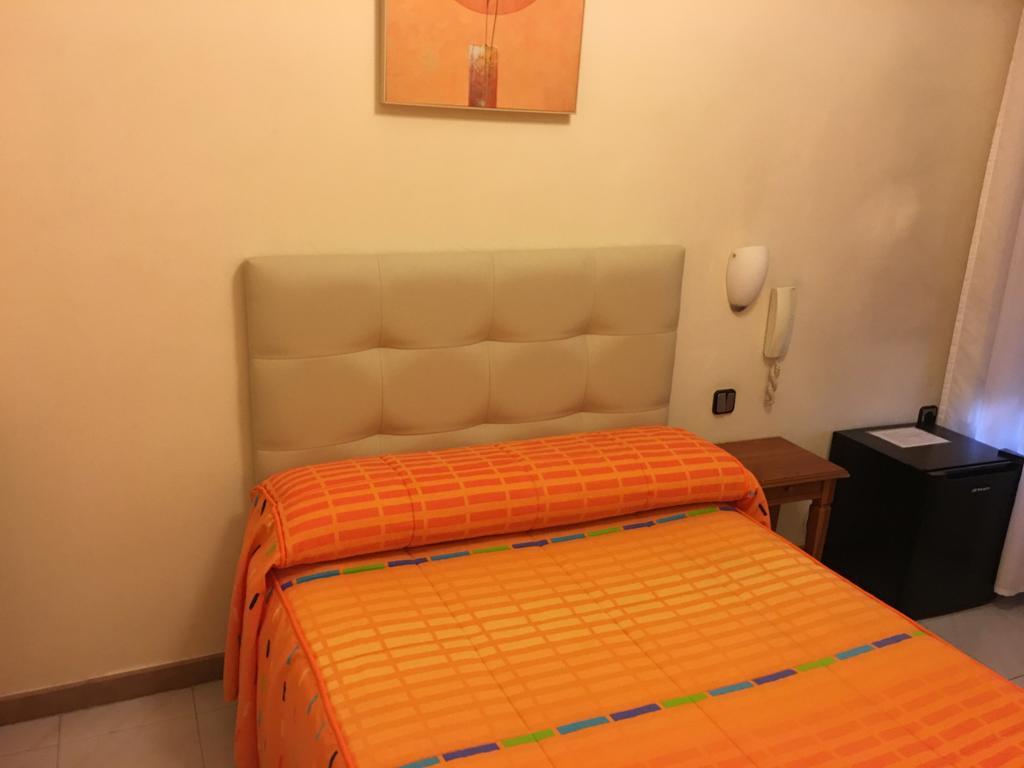 Hostal Cervantes Valdemoro Eksteriør bilde