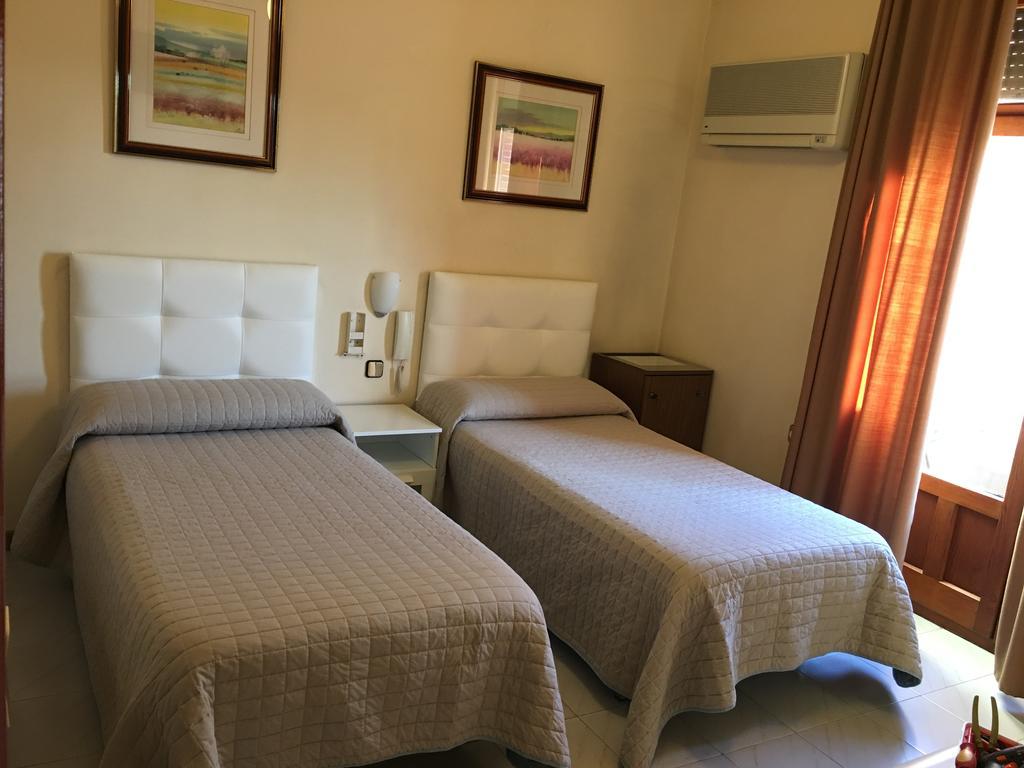 Hostal Cervantes Valdemoro Eksteriør bilde