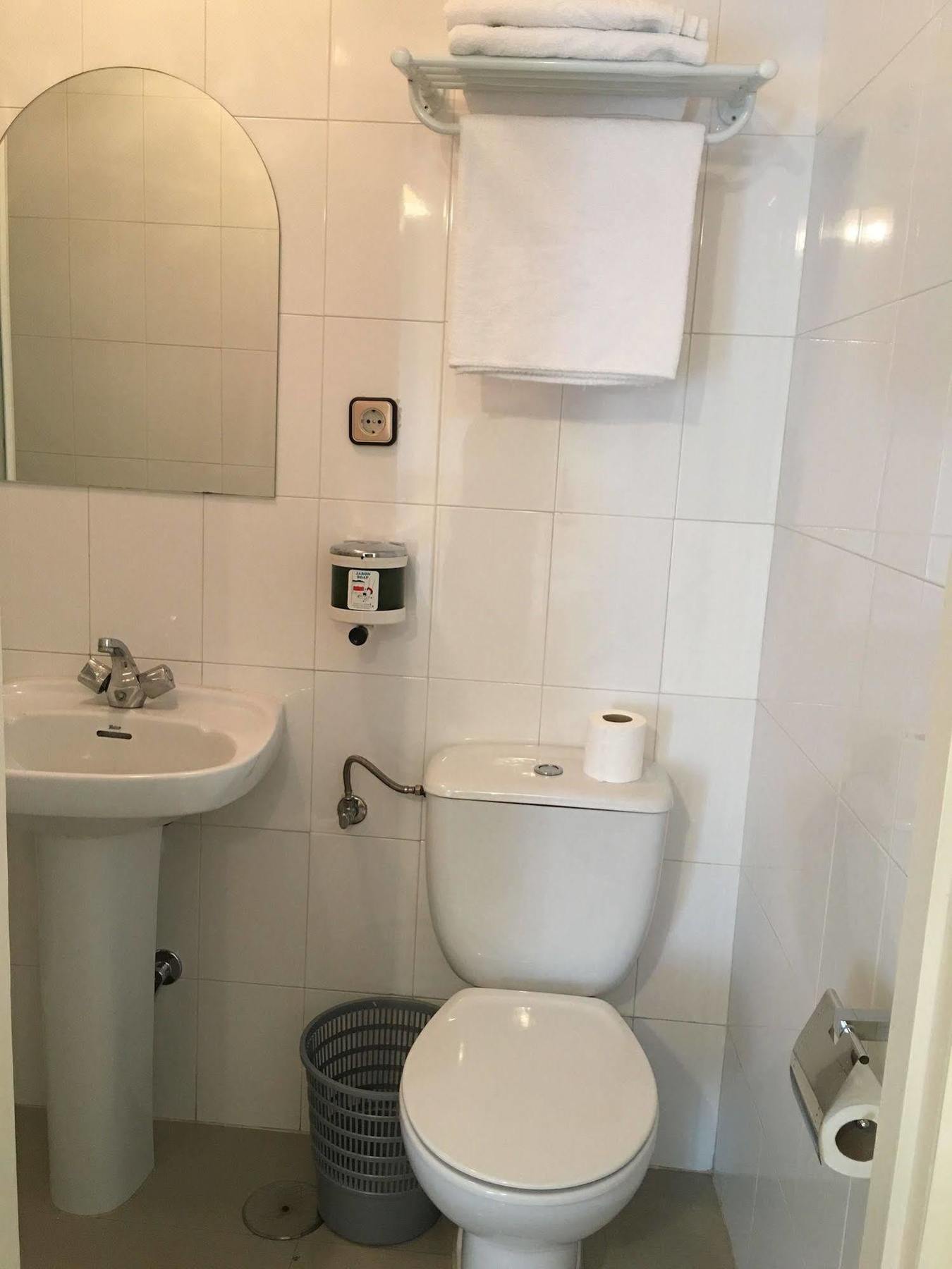 Hostal Cervantes Valdemoro Eksteriør bilde