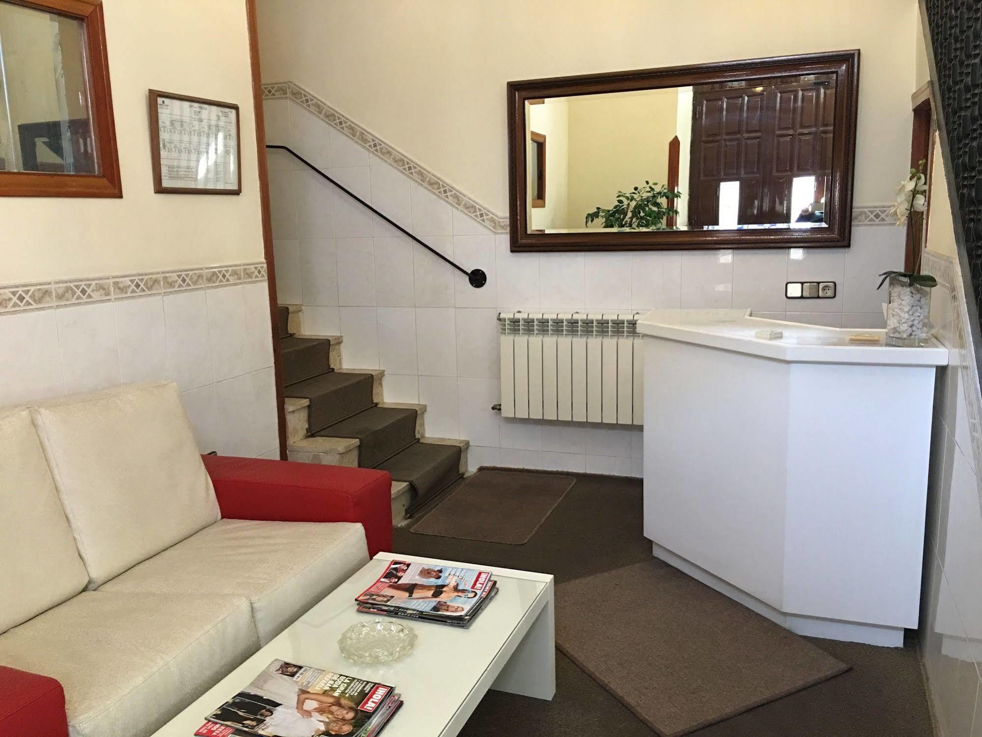 Hostal Cervantes Valdemoro Eksteriør bilde