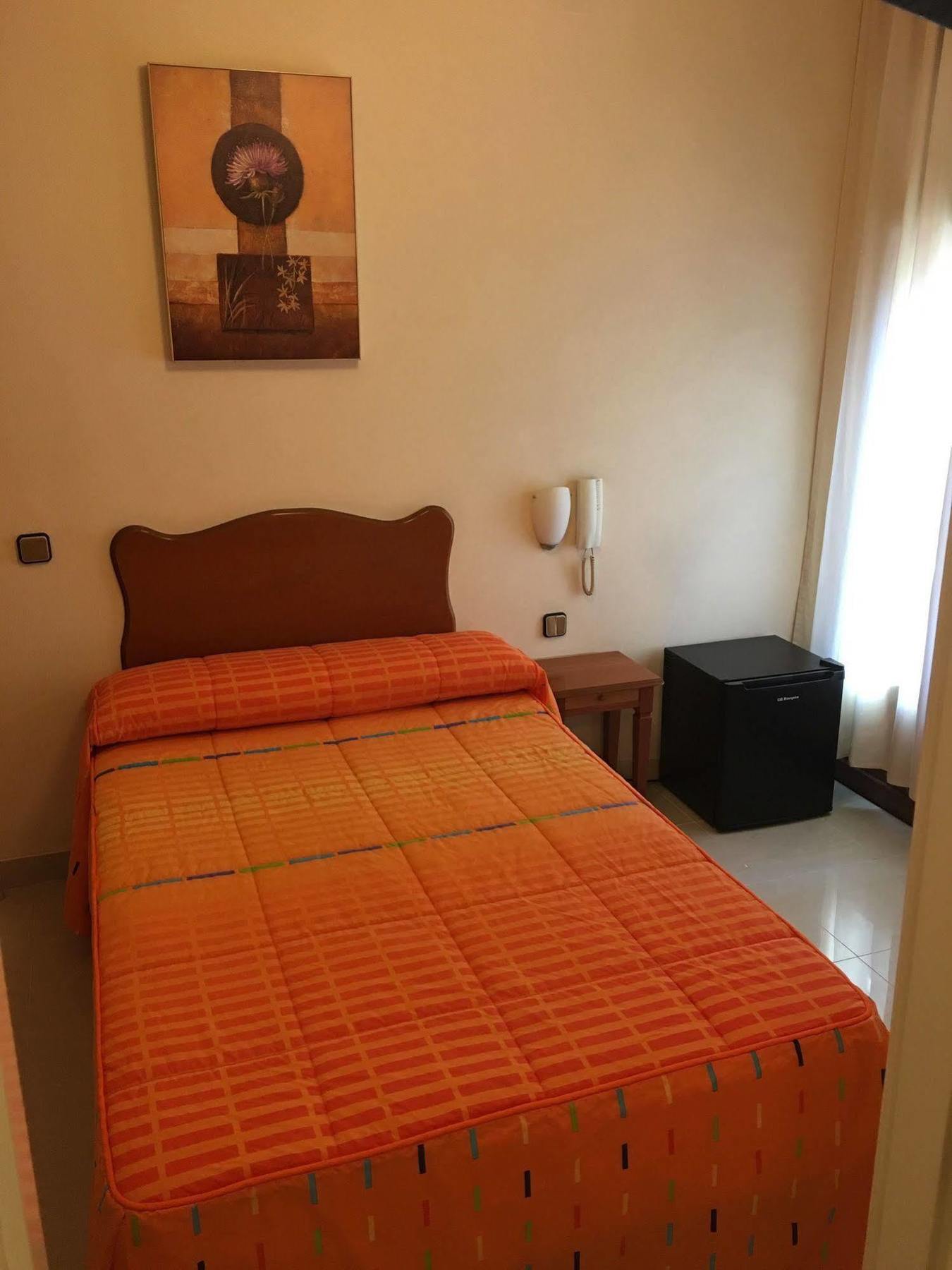 Hostal Cervantes Valdemoro Eksteriør bilde