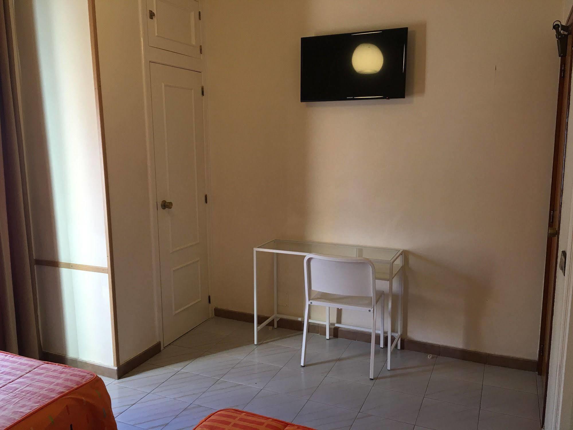 Hostal Cervantes Valdemoro Eksteriør bilde