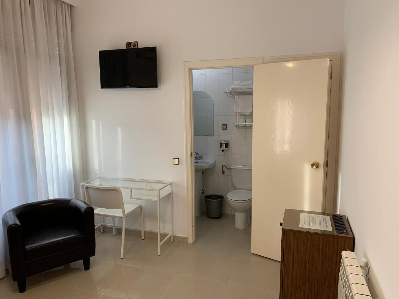Hostal Cervantes Valdemoro Eksteriør bilde